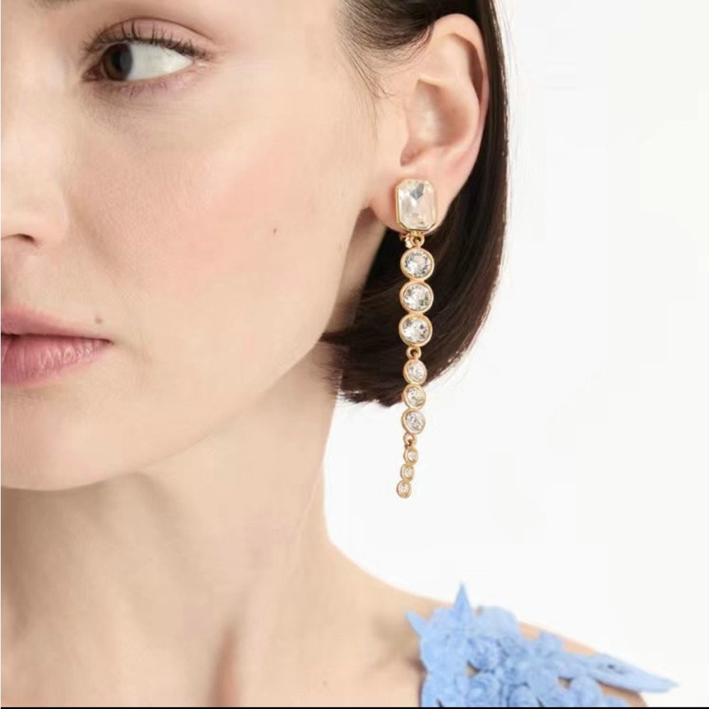 Oscar de la Renta • Tapered Crystals CZ Drop Clip on Earring - Picture 12 of 16